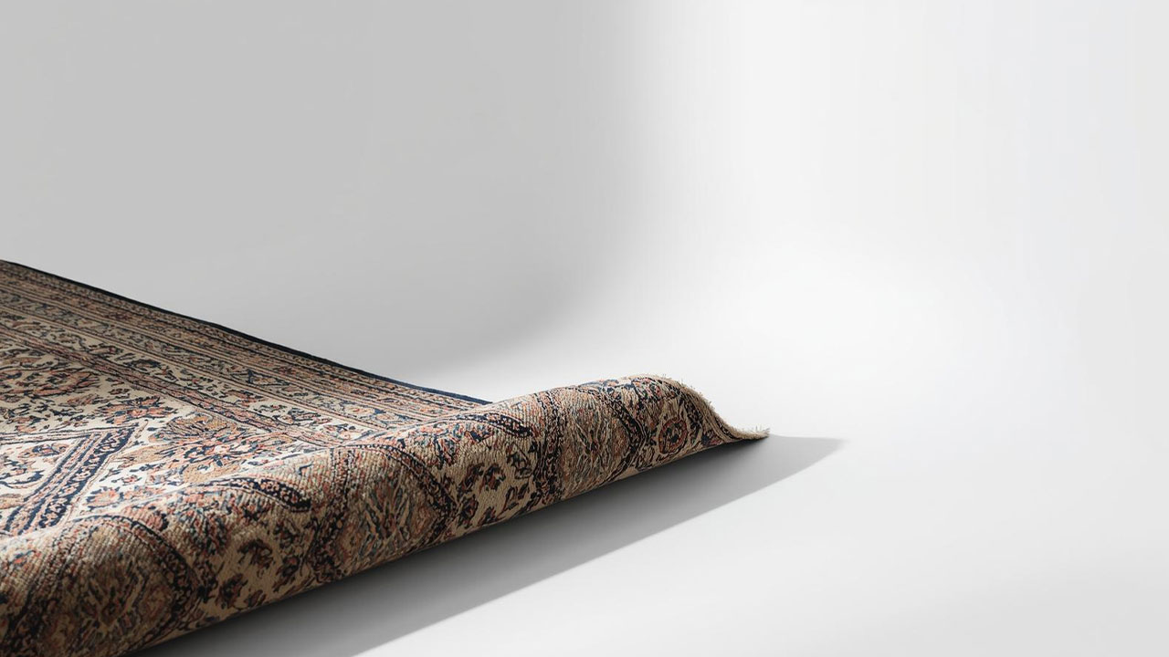 نمایی از لول شدن کناره فرش نمادین